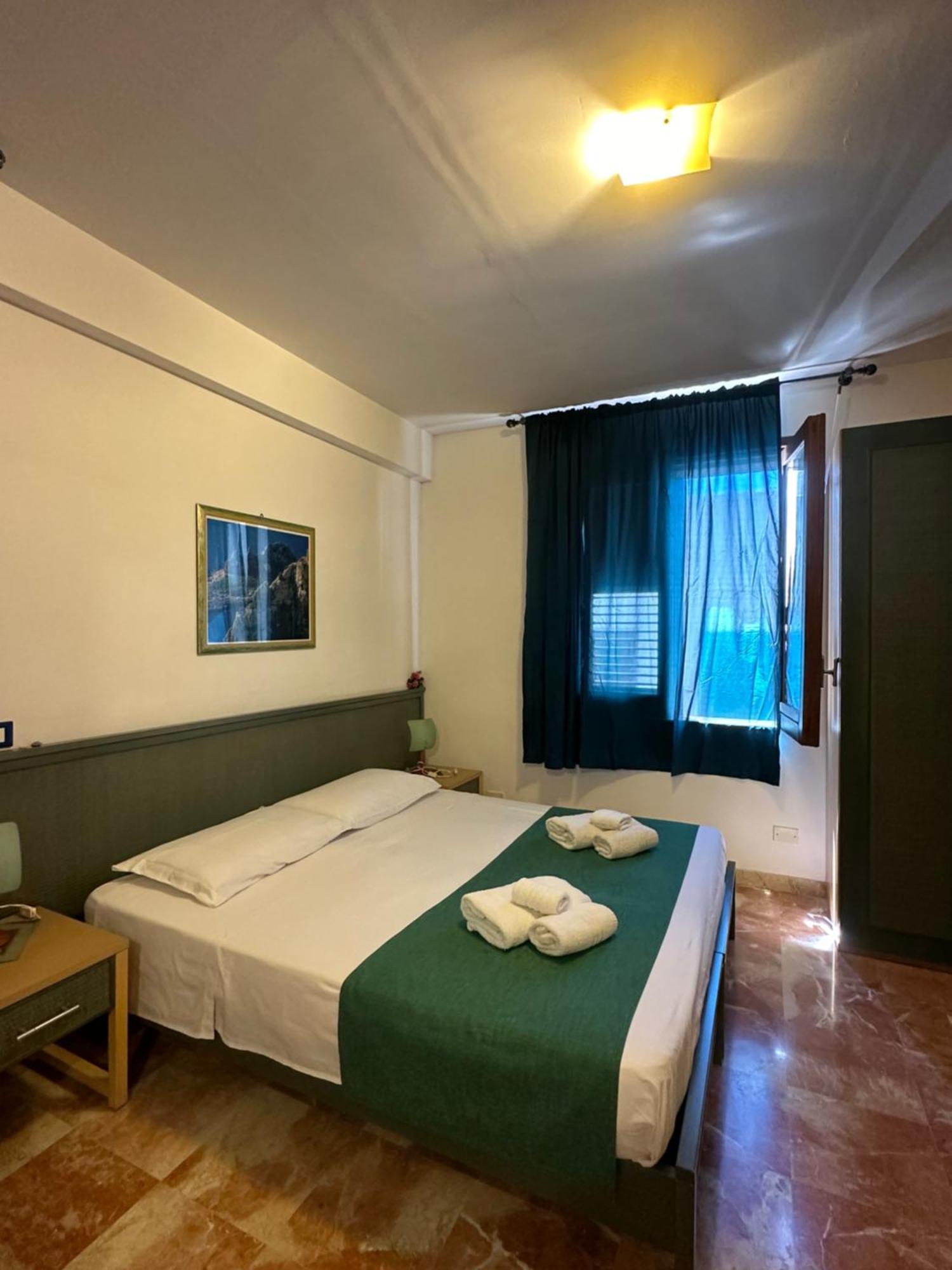 Isoladelmiele Hotel Marettimo Buitenkant foto