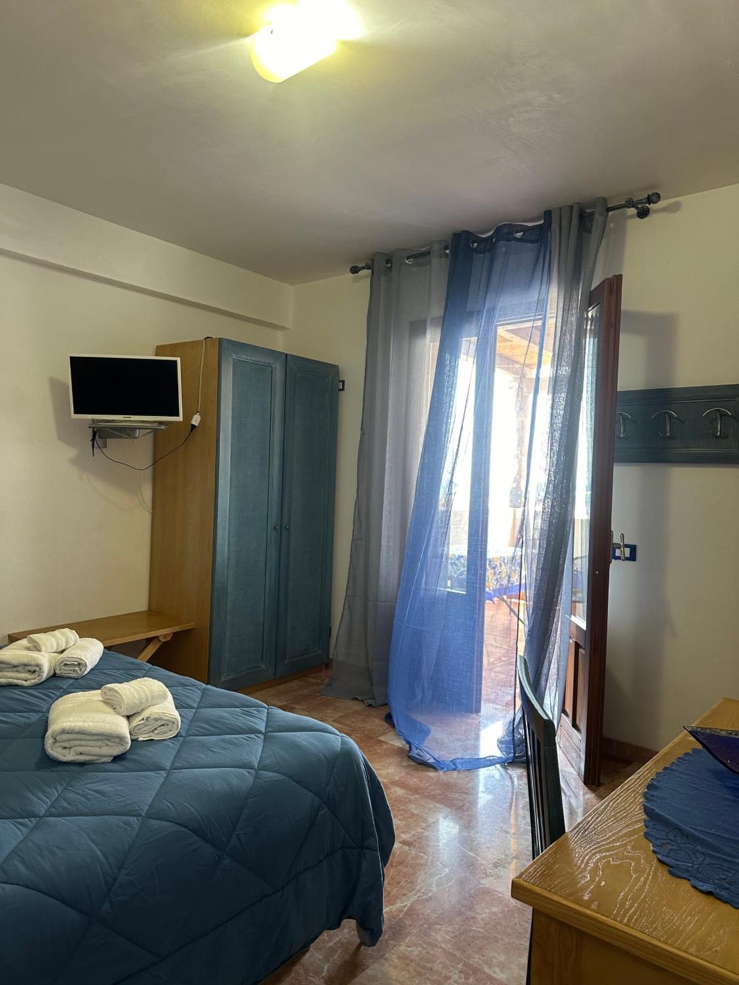 Isoladelmiele Hotel Marettimo Buitenkant foto